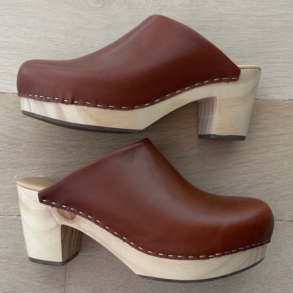 Nisolo Chestnut Brown Leather Clog Mules with Wood Heel